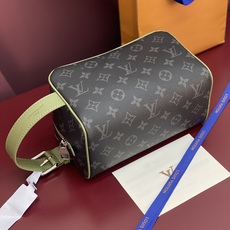 M28840(芯片版!) 当季新款 LOCKER DOPP KIT 盥洗袋!本款 Locker Dopp Kit 盥洗袋 M28840(芯片版!) 当季新款 LOCKER DOPP KIT 盥洗袋!本款 Locker Dopp Kit 盥洗袋