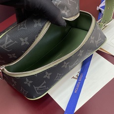 M28840(芯片版!) 当季新款 LOCKER DOPP KIT 盥洗袋!本款 Locker Dopp Kit 盥洗袋 M28840(芯片版!) 当季新款 LOCKER DOPP KIT 盥洗袋!本款 Locker Dopp Kit 盥洗袋