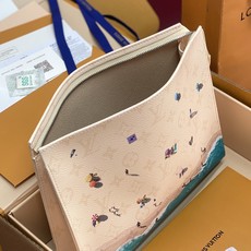升级版本⚠️M2A499 沙滩🏖️ POCHE TOILETTE GM 盥洗袋!本款 Poche Toilette GM 升级版本⚠️M2A499 沙滩🏖️ POCHE TOILETTE GM 盥洗袋!本款 Poche Toilette GM