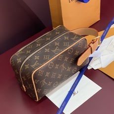 M2A501 (芯片版) 老花复古! LOCKER DOPP KIT CARGO 盥洗袋!本款 Locker Dopp M2A501 (芯片版) 老花复古! LOCKER DOPP KIT CARGO 盥洗袋!本款 Locker Dopp