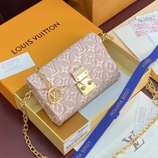 M4930Z 提花粉!(芯片版) POUCH METIS 腰带! 本款 LV Pouch Metis 腰带以考究笔触重绎 M4930Z 提花粉!(芯片版) POUCH METIS 腰带! 本款 LV Pouch Metis 腰带以考究笔触重绎