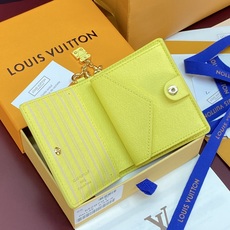 M29791 老花配黄!(芯片版) LV CHARMS 口袋钱夹!本款 LV Charms 卡夹出自 Rainbow 彩 M29791 老花配黄!(芯片版) LV CHARMS 口袋钱夹!本款 LV Charms 卡夹出自 Rainbow 彩