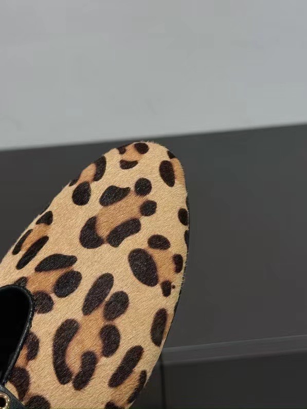Alaia Ballet Shoes: French High-End Craftsmanship for Fashion Icons - 图片 3