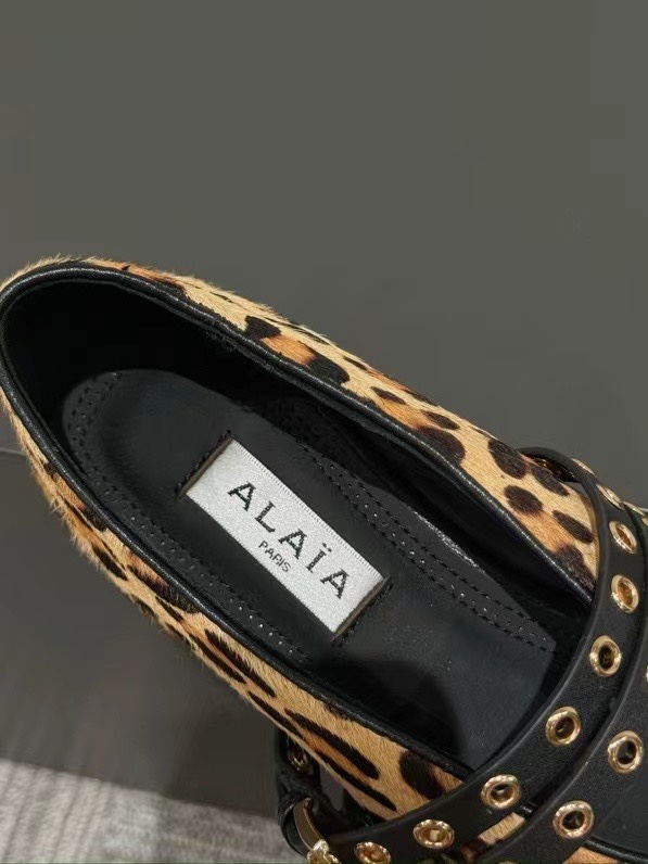 Alaia Ballet Shoes: French High-End Craftsmanship for Fashion Icons - 图片 6