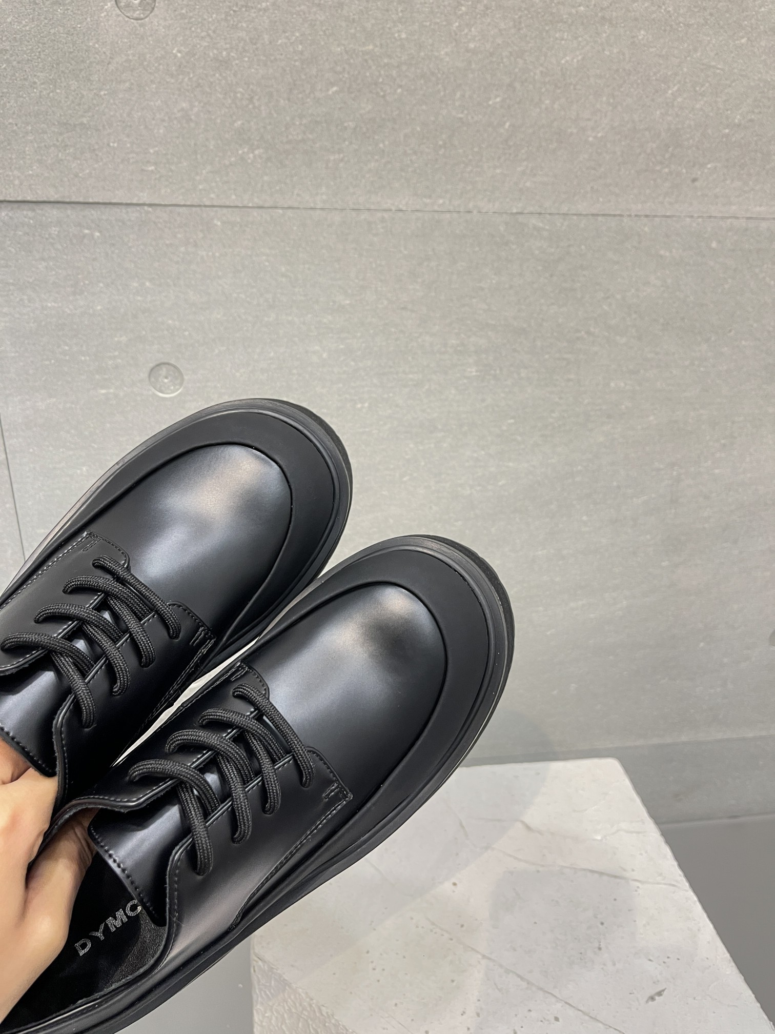 “2024 Black Series Big Head Shoes: Stylish and Comfortable Derby Shoes with Sheepskin Lining” - 图片 8