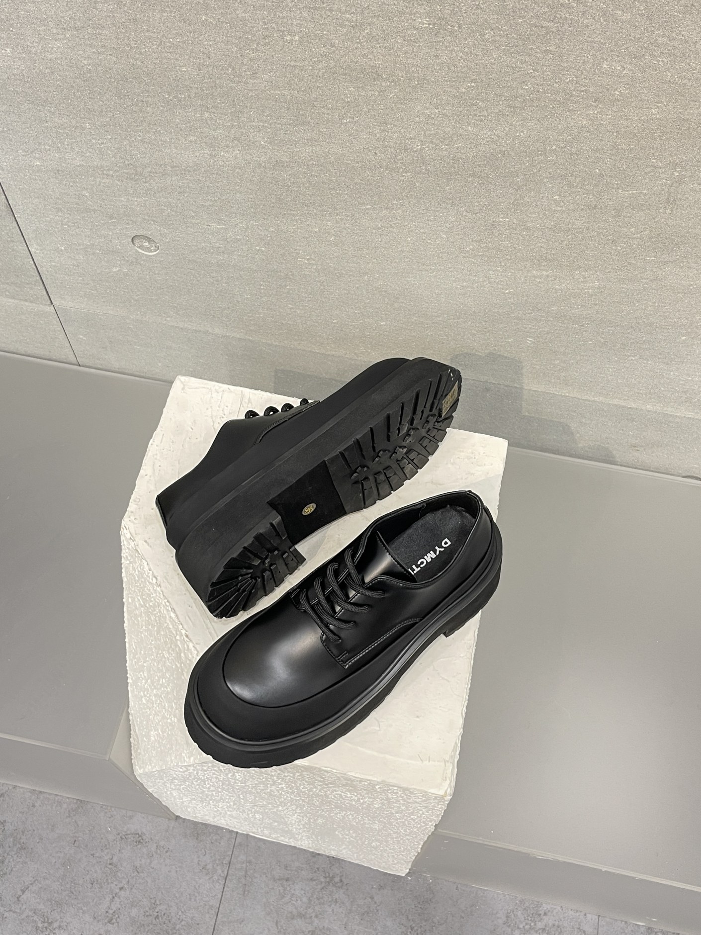 “2024 Black Series Big Head Shoes: Stylish and Comfortable Derby Shoes with Sheepskin Lining” - 图片 9