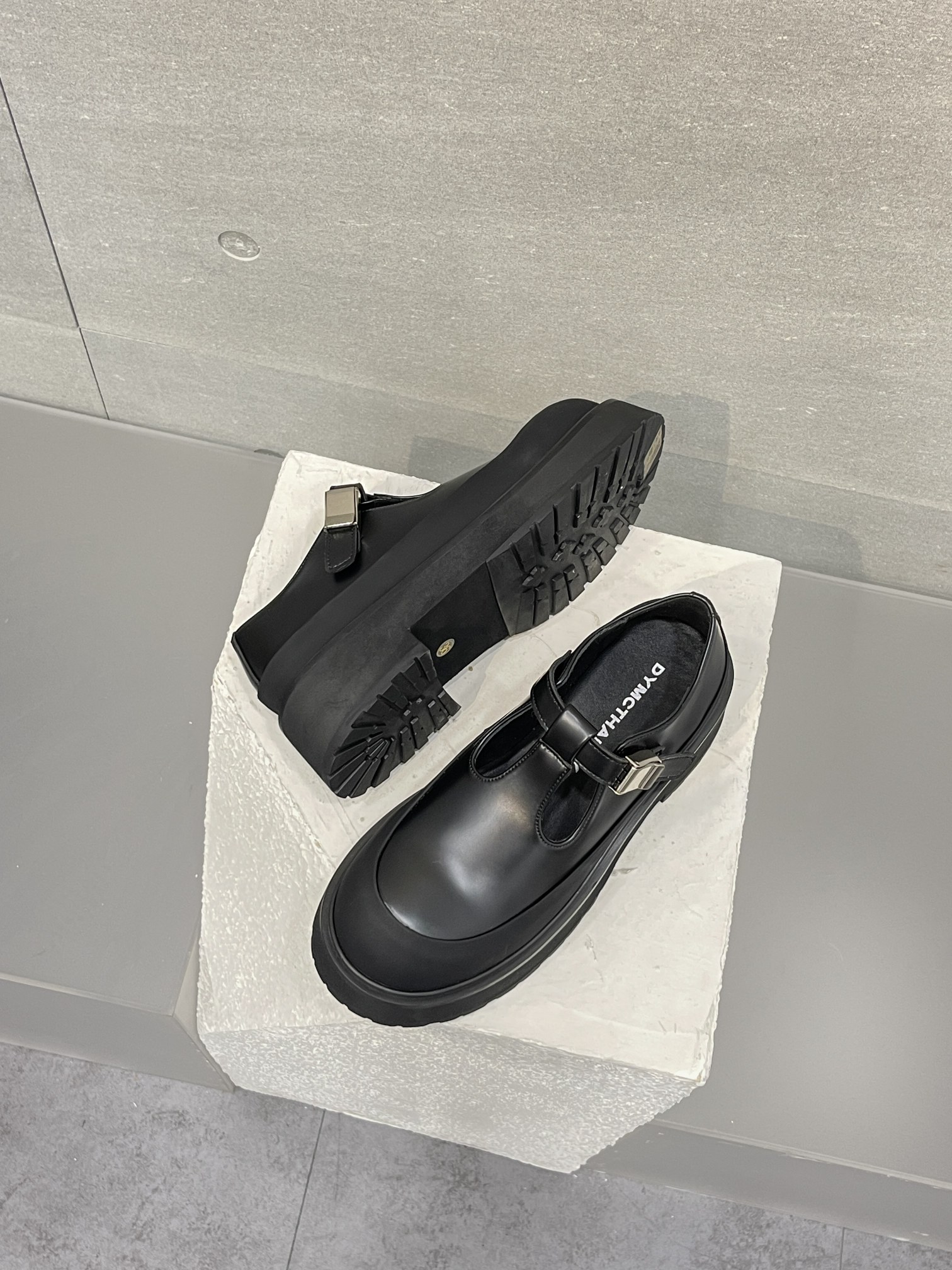 “500 Offer for DYMONLATERY 2024 Black Series Big Head Shoes” - 图片 4