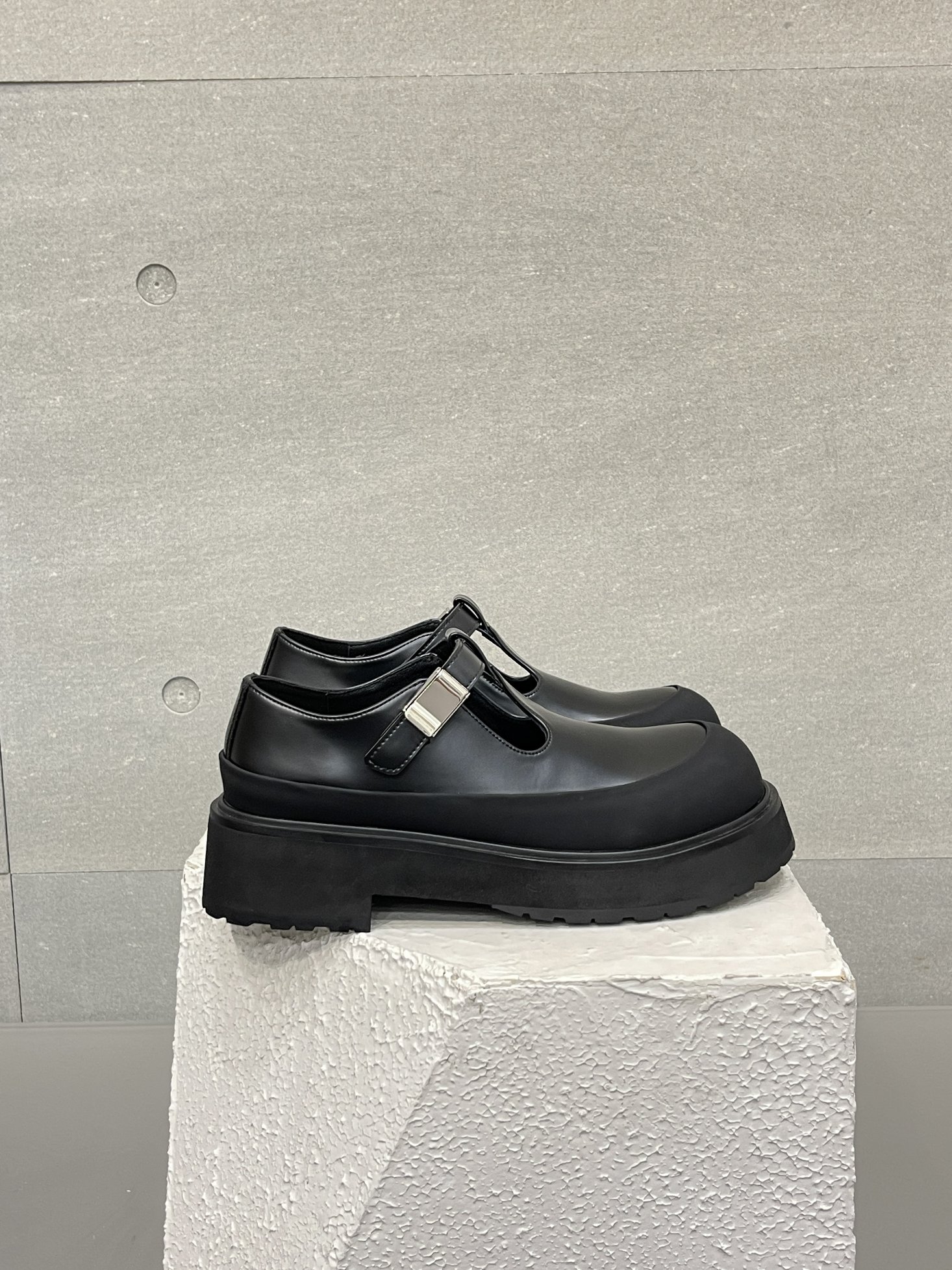 “500 Offer for DYMONLATERY 2024 Black Series Big Head Shoes” - 图片 5
