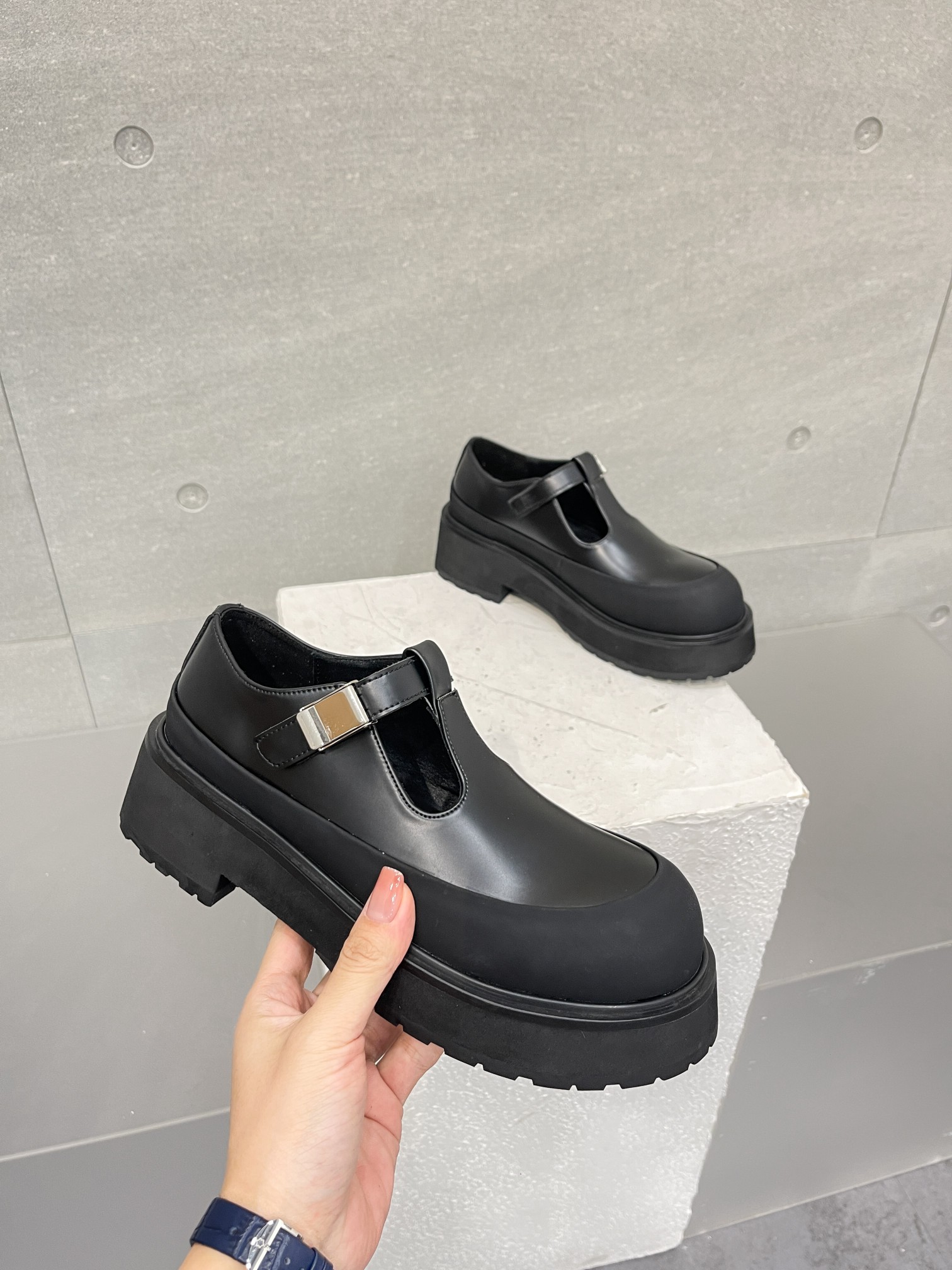 “500 Offer for DYMONLATERY 2024 Black Series Big Head Shoes” - 图片 8