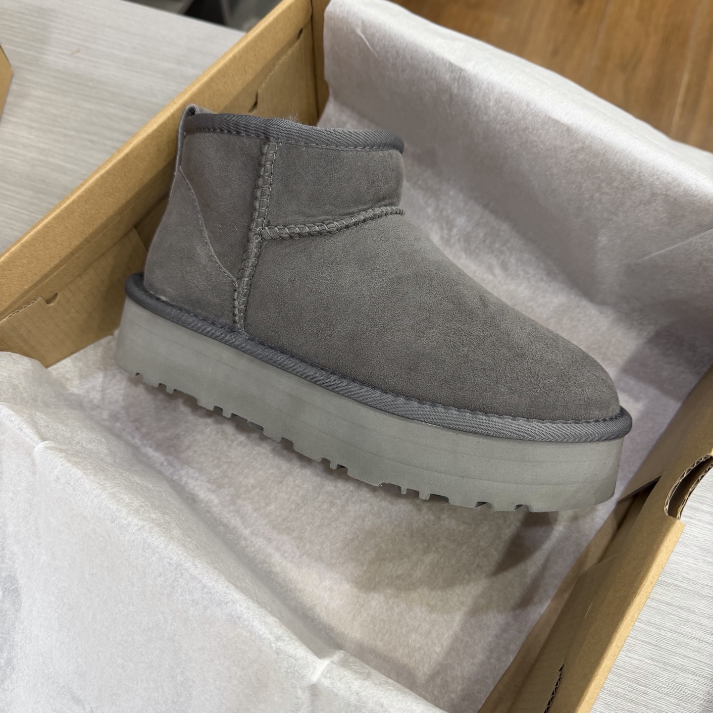 Balenciaga 无标3公分灰色 码数35-40 无售后。皮毛一体