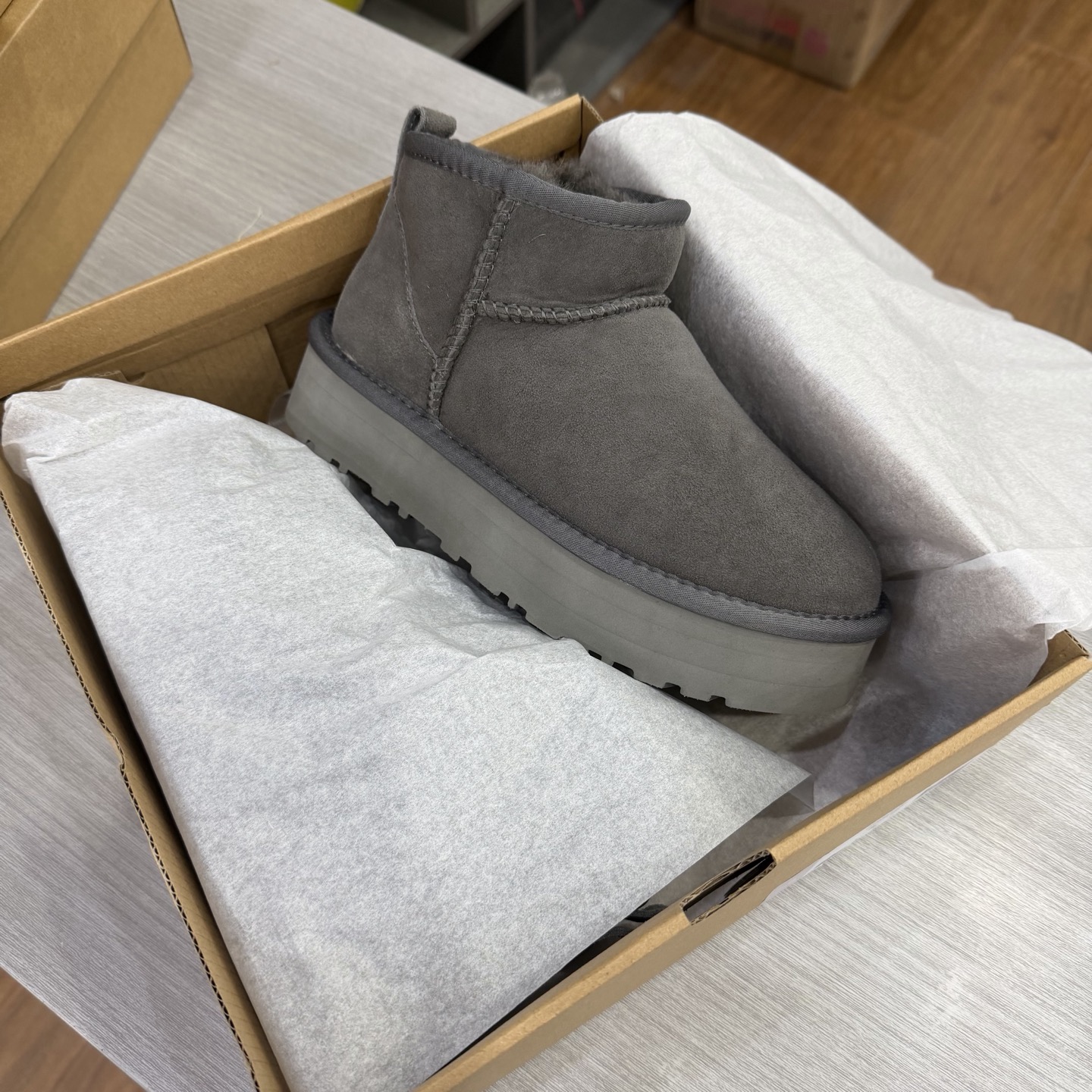 Balenciaga 无标3公分灰色 码数35-40 无售后。皮毛一体