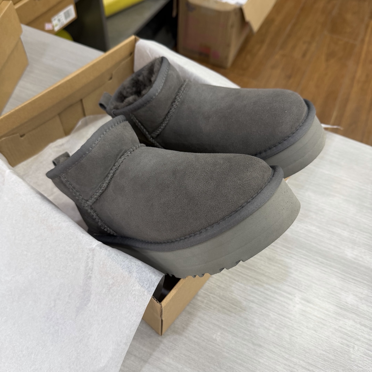 Balenciaga 无标3公分灰色 码数35-40 无售后。皮毛一体
