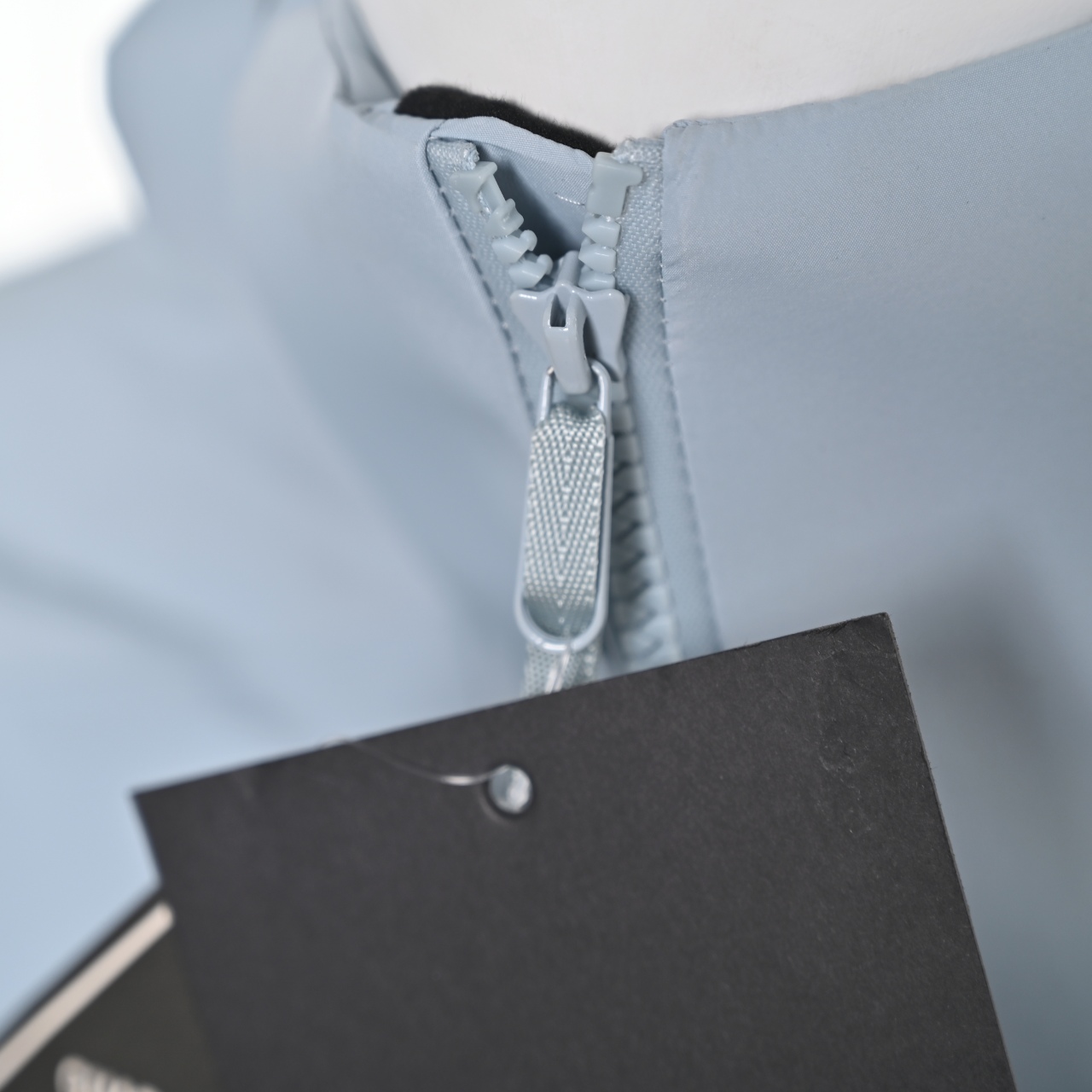 ARC‘TERYX 鸟家 Macai大买菜可拆帽羽绒服 产品配色:黑色 藏蓝色 极地白 贝栗粉 幻影紫 云水蓝