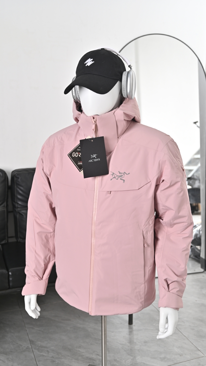 ARC‘TERYX 鸟家 Macai大买菜可拆帽羽绒服

产品配色：黑色 藏蓝色 极地白 贝栗粉 幻影紫 云水蓝

尺码：XS-XXL