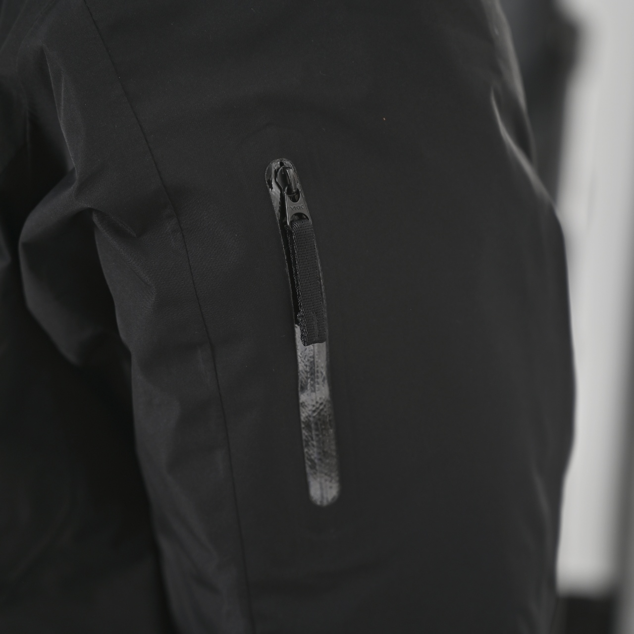 ARC‘TERYX 鸟家 Macai大买菜可拆帽羽绒服 产品配色:黑色 藏蓝色 极地白 贝栗粉 幻影紫 云水蓝