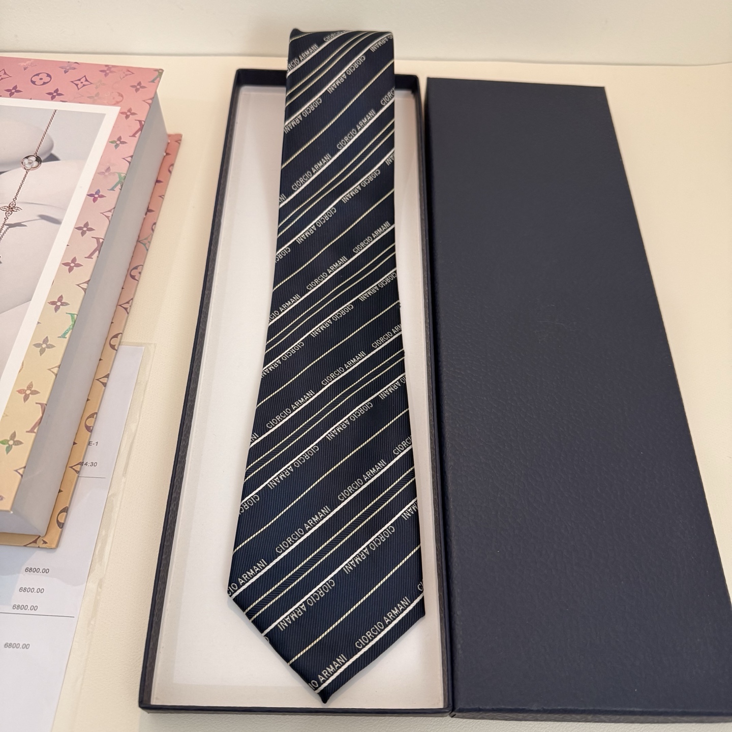 Luxury EMPORIO ARMANI Arrow-Cut Tie: Elegance for Modern Business Events. - 图片 3