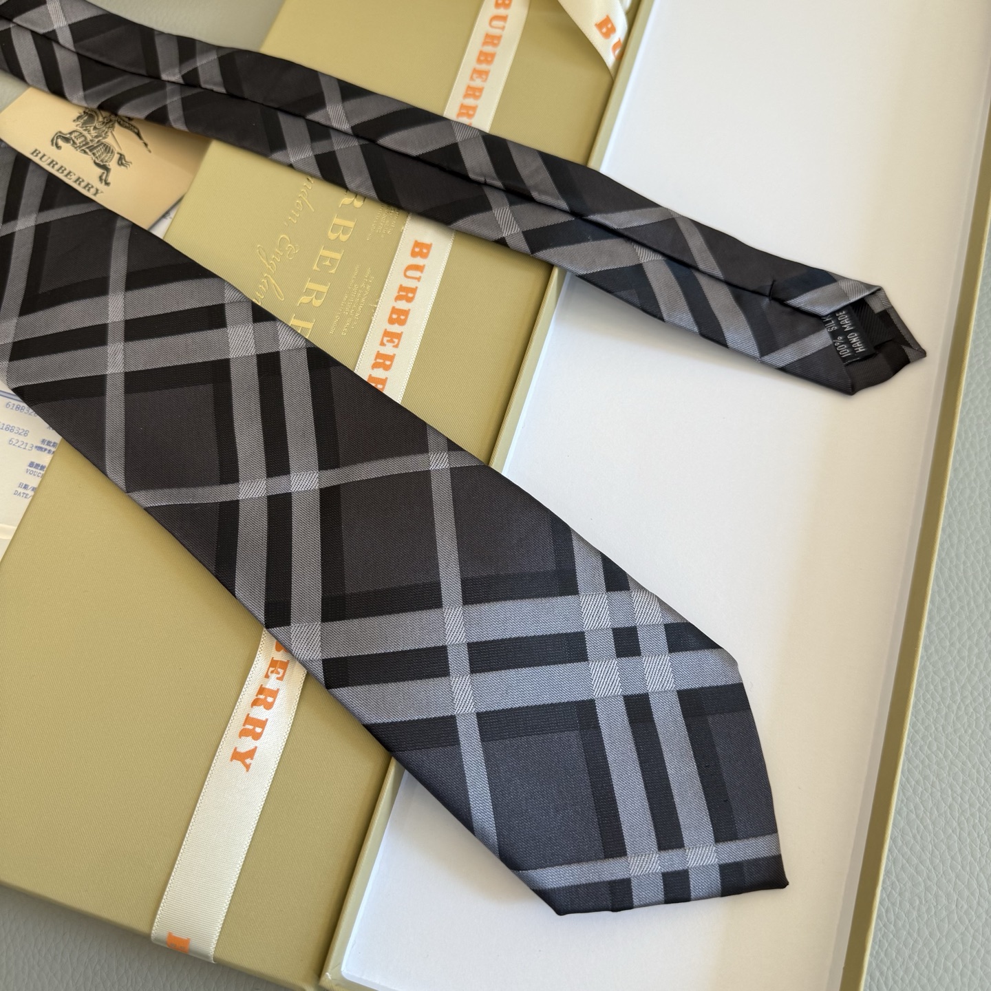 “Vintage Silk Ties for Men: Elegant Style and Homogeneity by B Family” - 图片 6