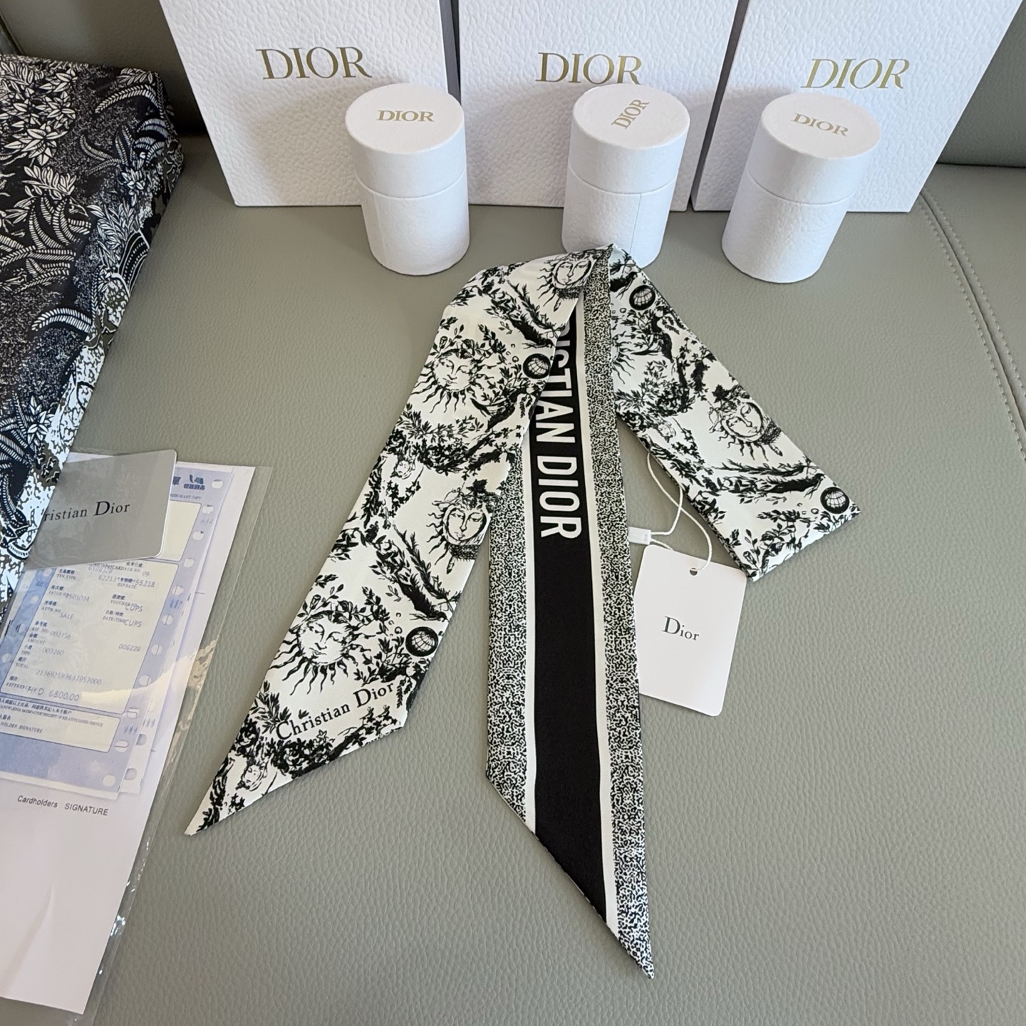 “High-quality Dior MITZAH: White Sun God Phone Shooting” - 图片 3