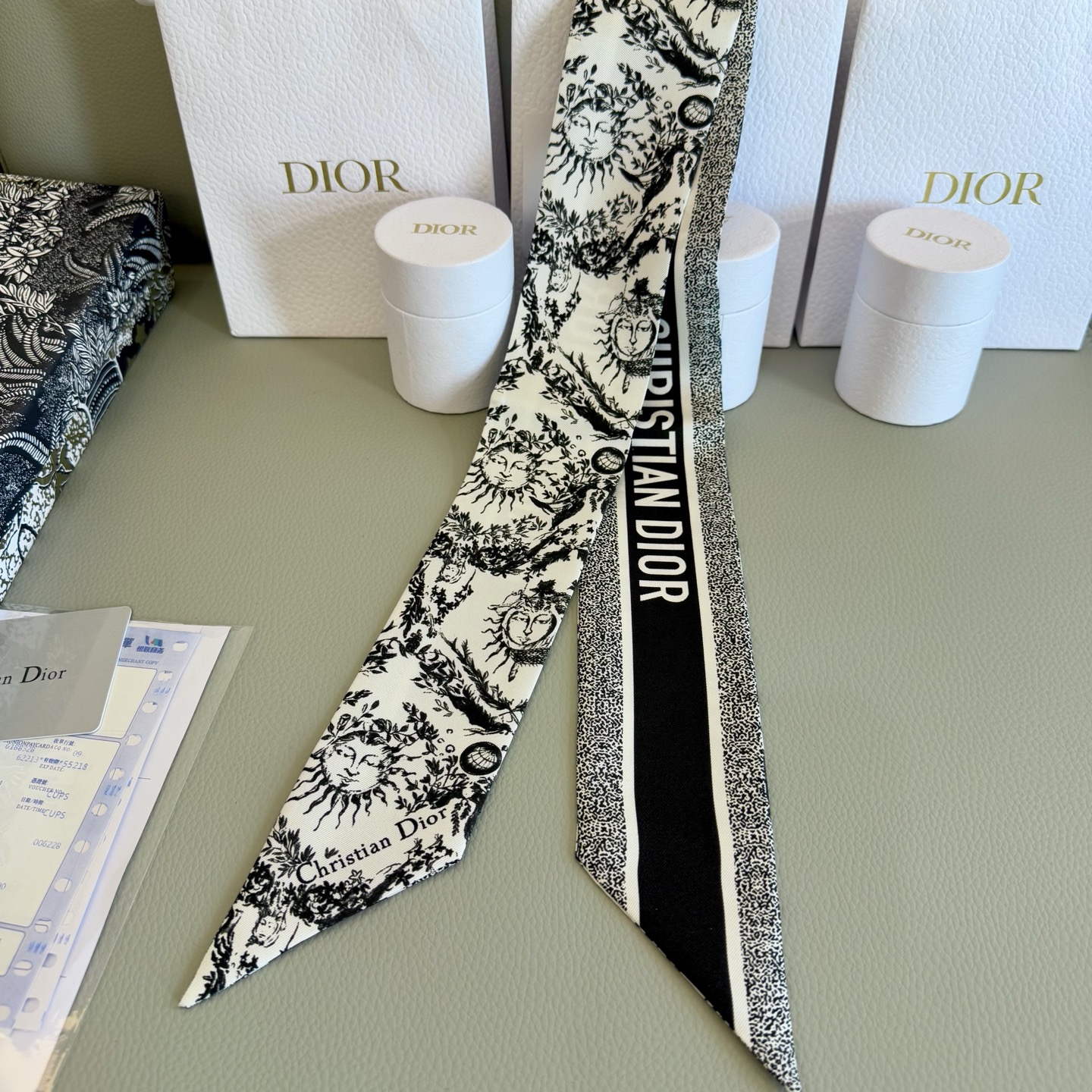 “High-quality Dior MITZAH: White Sun God Phone Shooting” - 图片 4