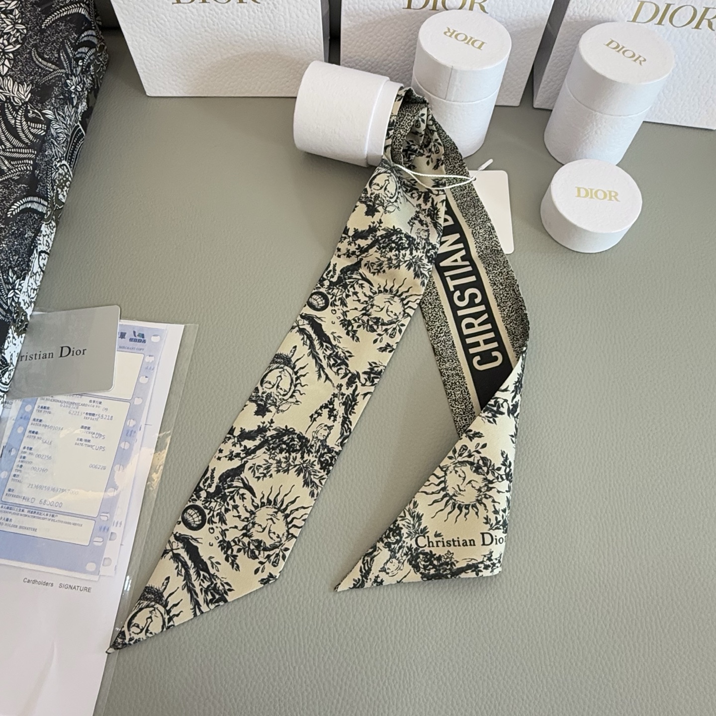 “Grand Solar God Filming: High-Quality Dior MITZAH with Silk Ribbons” - 图片 4