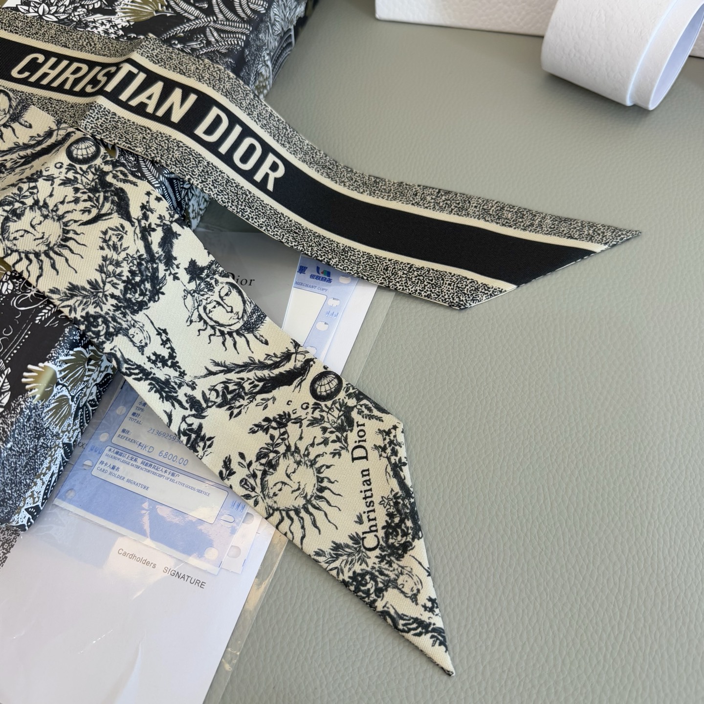 “Grand Solar God Filming: High-Quality Dior MITZAH with Silk Ribbons” - 图片 5