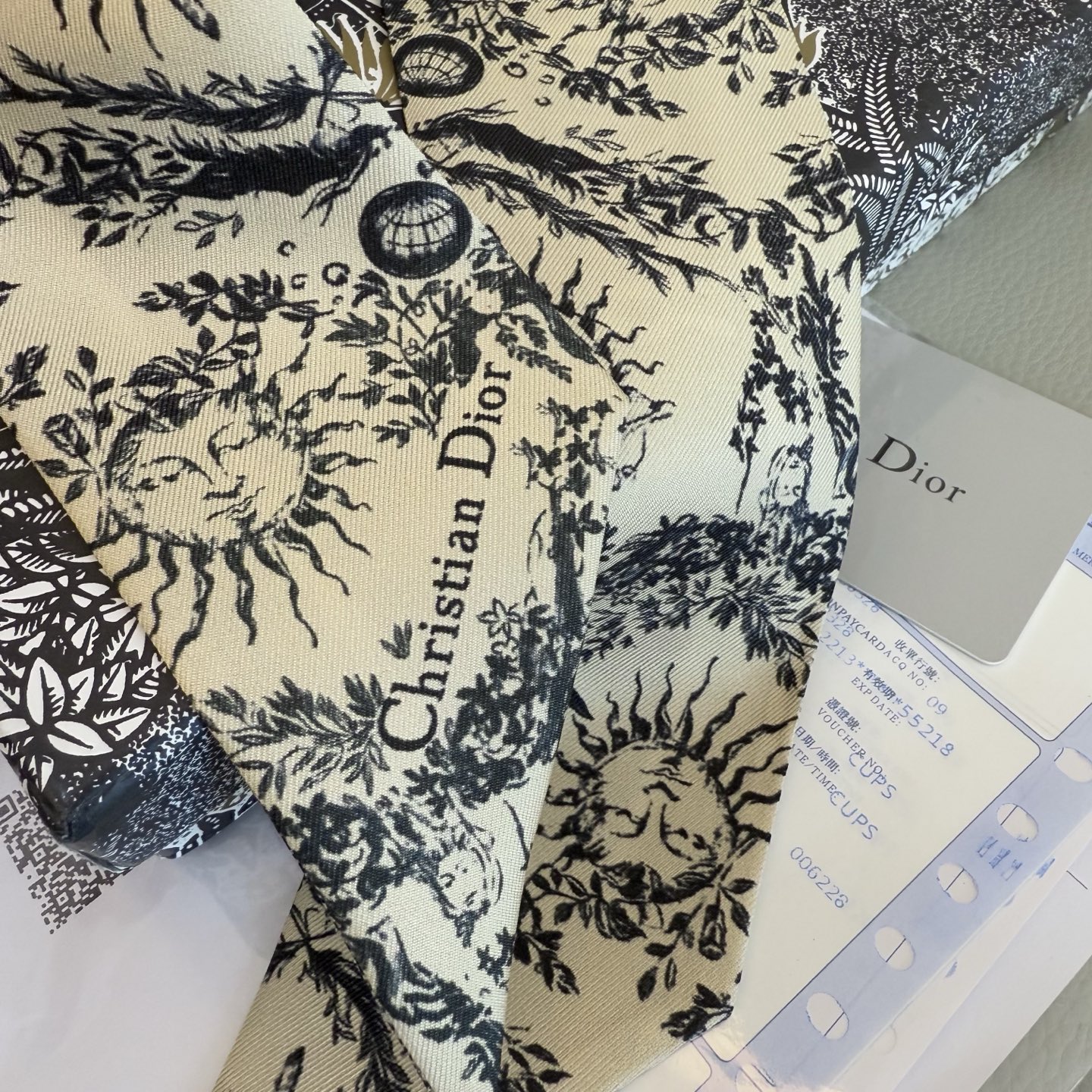 “Grand Solar God Filming: High-Quality Dior MITZAH with Silk Ribbons” - 图片 6