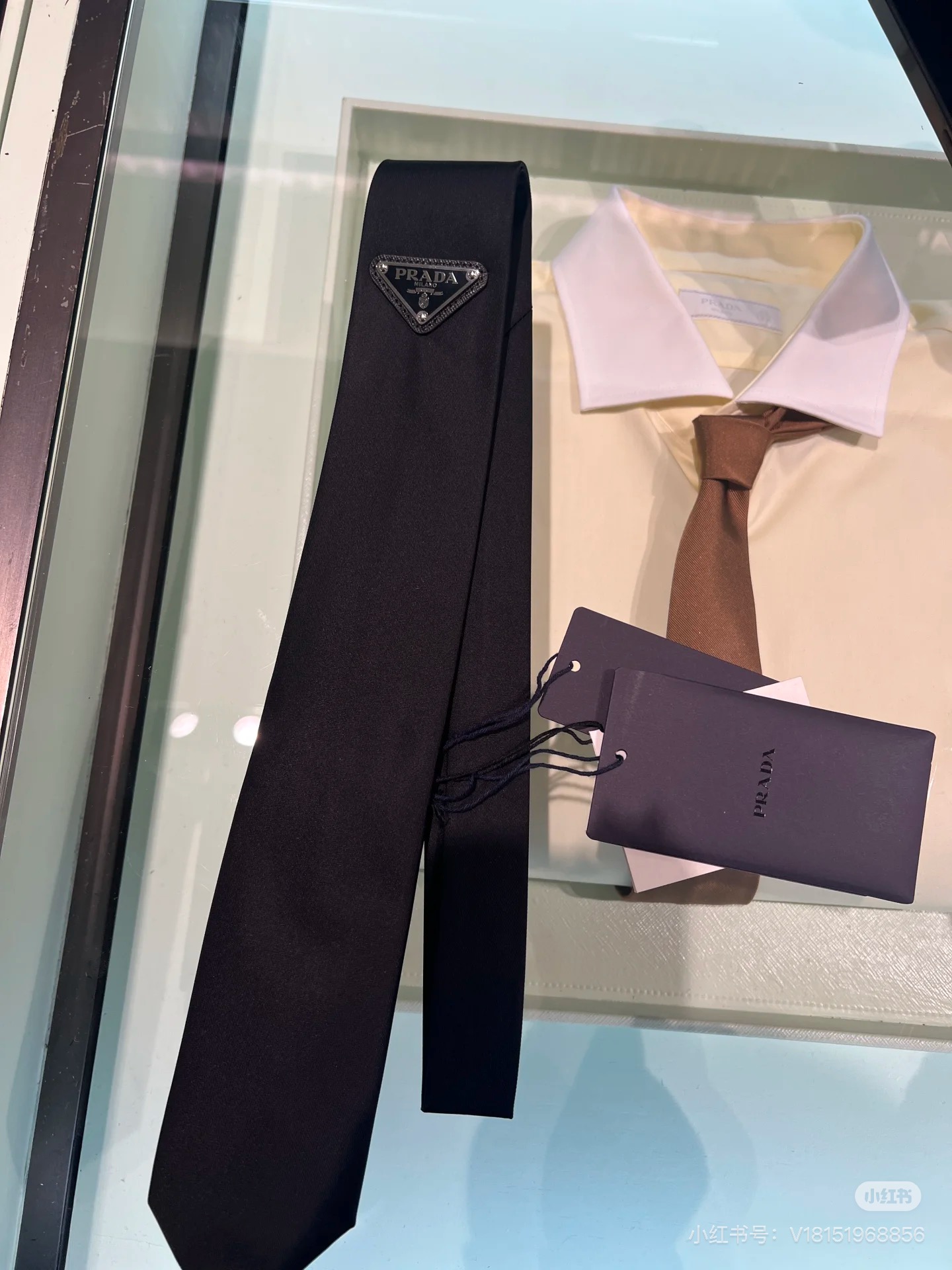 Prada Emblem Tie: Classic, Customized, Iconic Style for Fashion Enthusiasts - 图片 3