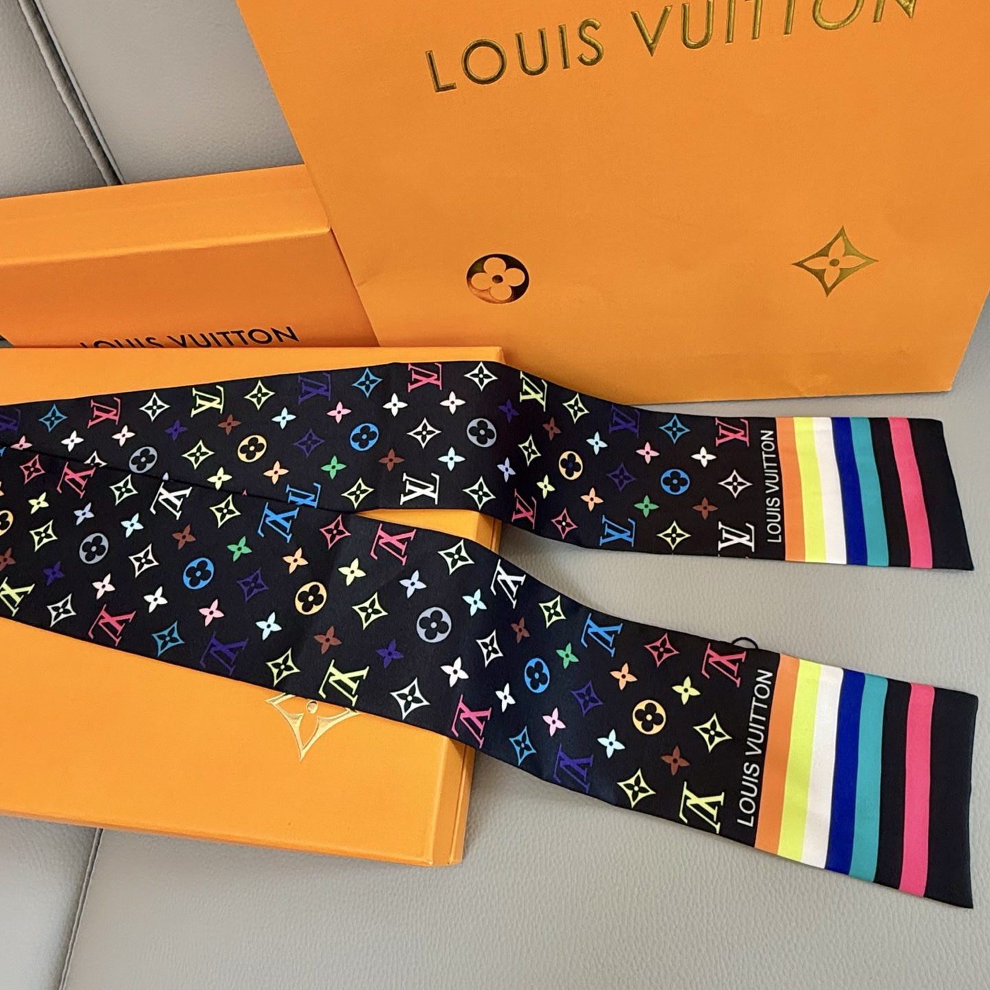 Versatile Silk Hair Strap: Essential Fashion Accessory for Every Woman - 图片 5