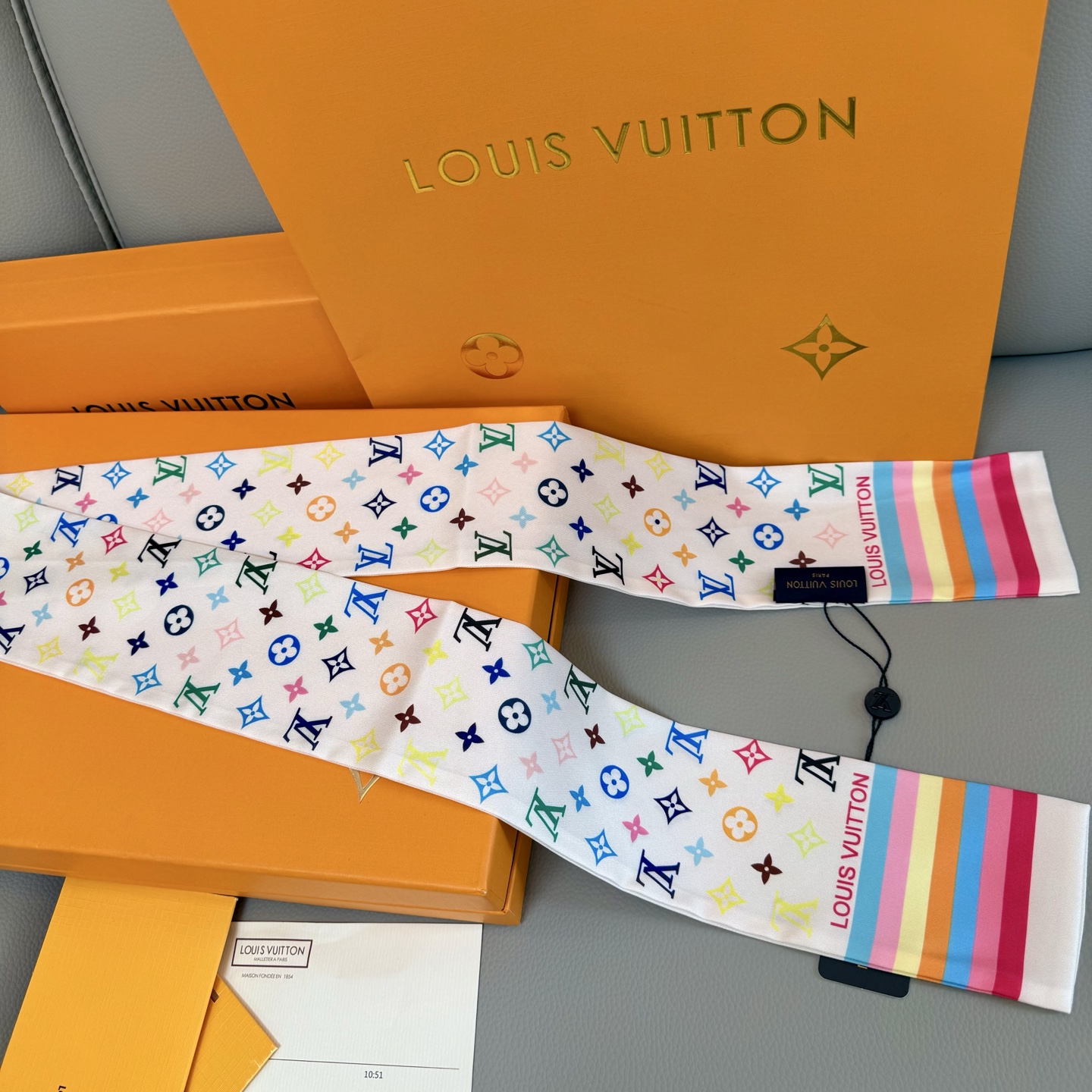 Versatile Silk Hair Accessories: Essential Fashion Item for Every Woman - 图片 5