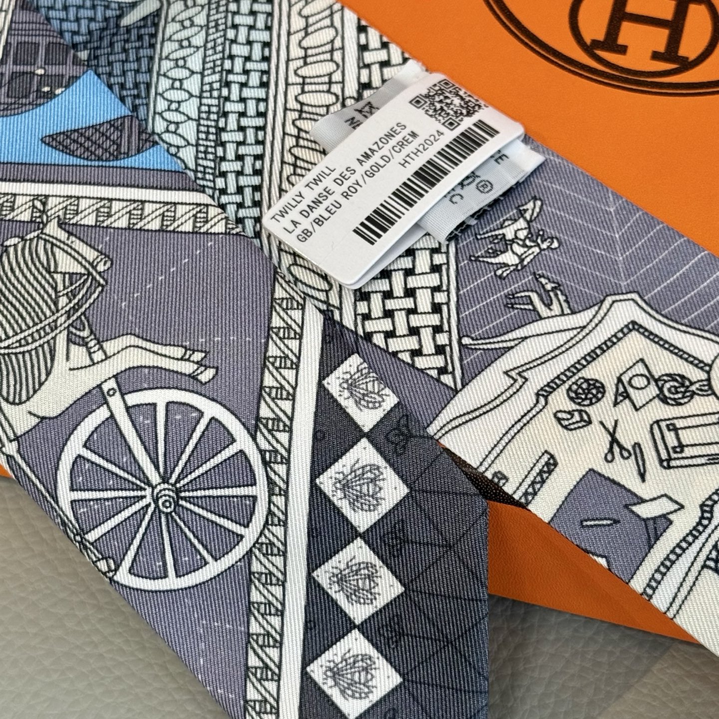 💰爱马仕Hermes “奇珍异宝”Twilly小丝巾
Twilly小丝巾（100%桑蚕丝）重磅18姆米斜