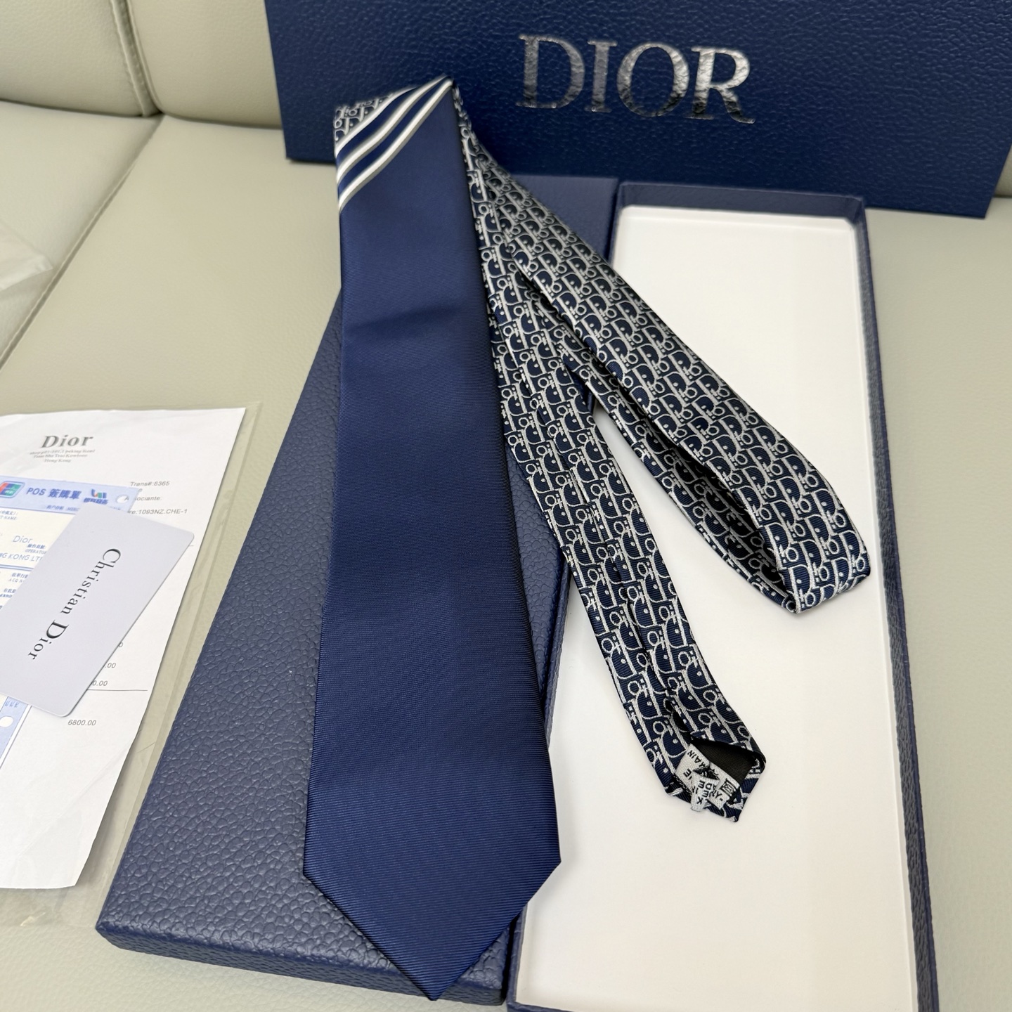 Luxurious and Stylish: 192-Year-Old Dior Logo Tie for Men’s Fashion Statement - 图片 4