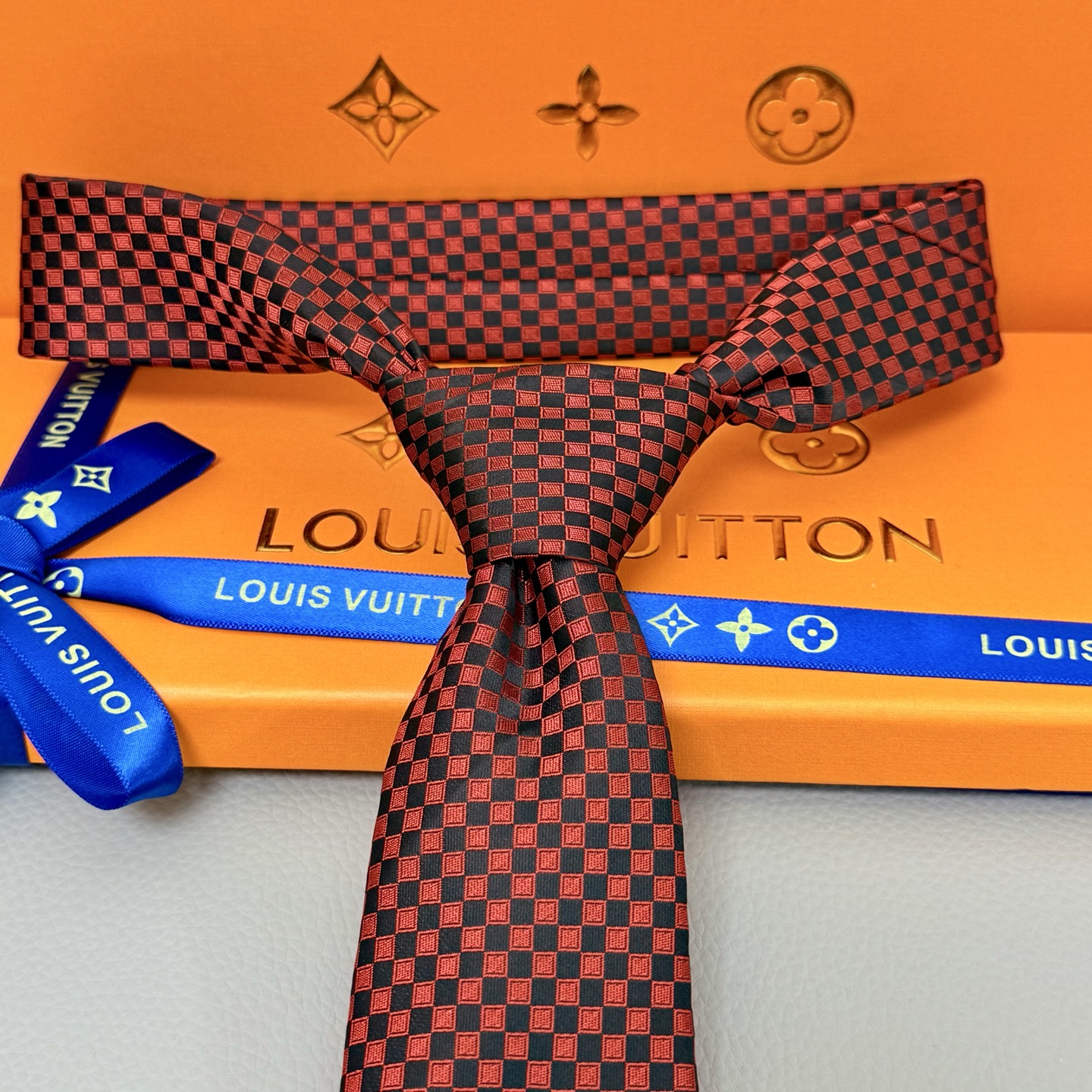 Elegant Craftsmanship: Men’s Damier Pattern Silk Tie Collection for Stylish Presentations - 图片 9