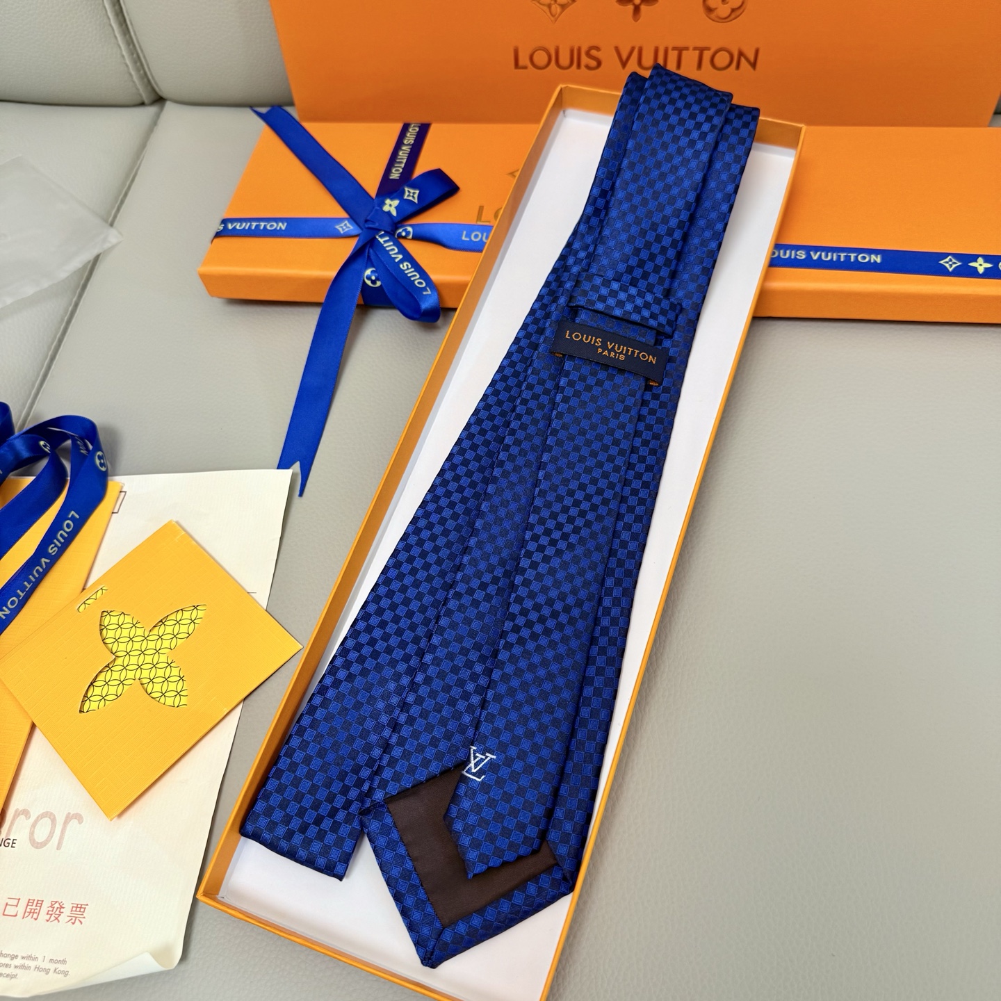 “Elegant Men’s Tie Bands: Crafty Fashion with Iconic Damier Pattern in 100% Silk” - 图片 5