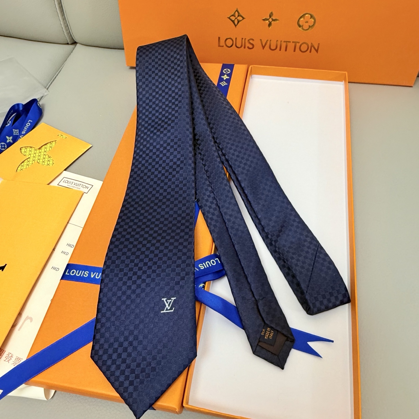 Stylish Male Tie Bands with Iconic Damier Pattern for Elegant Presentation - 图片 5