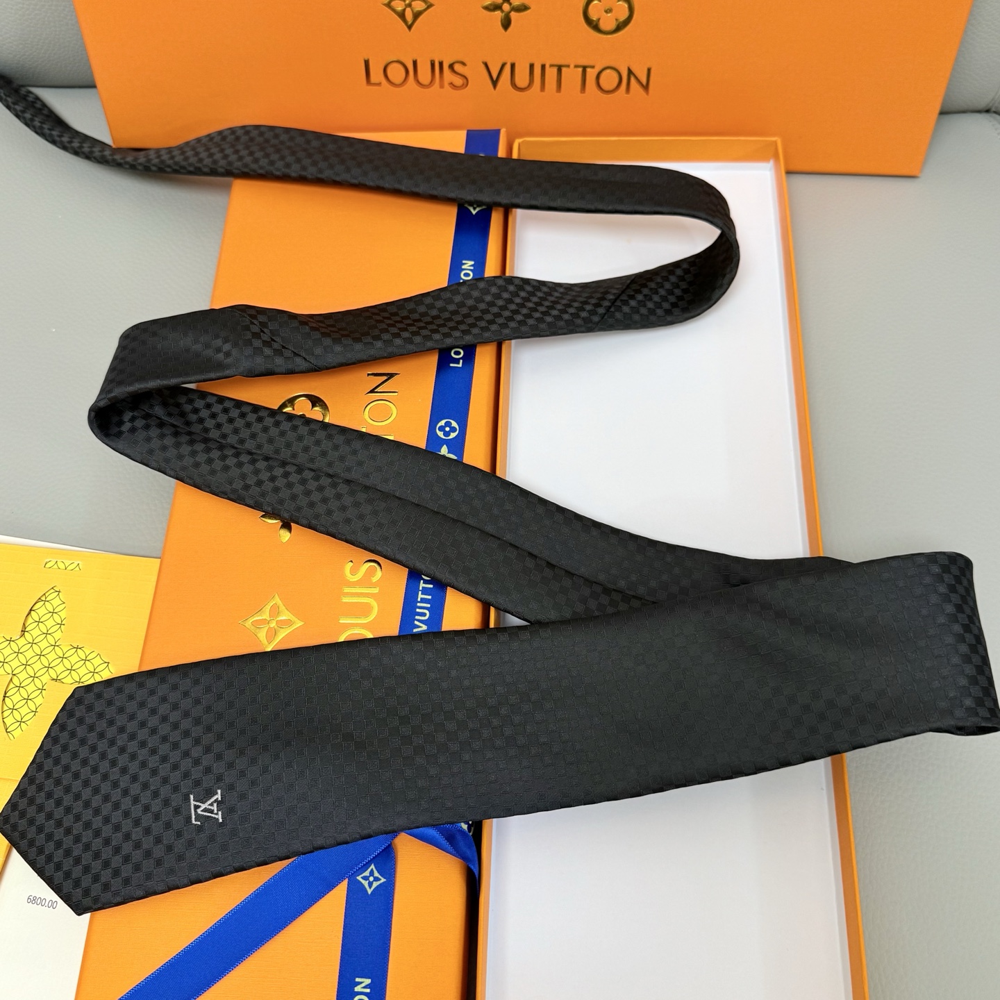 Luxurious Damier Pattern Male Tie Bands Elevate Craftsmanship and Style Integration - 图片 7
