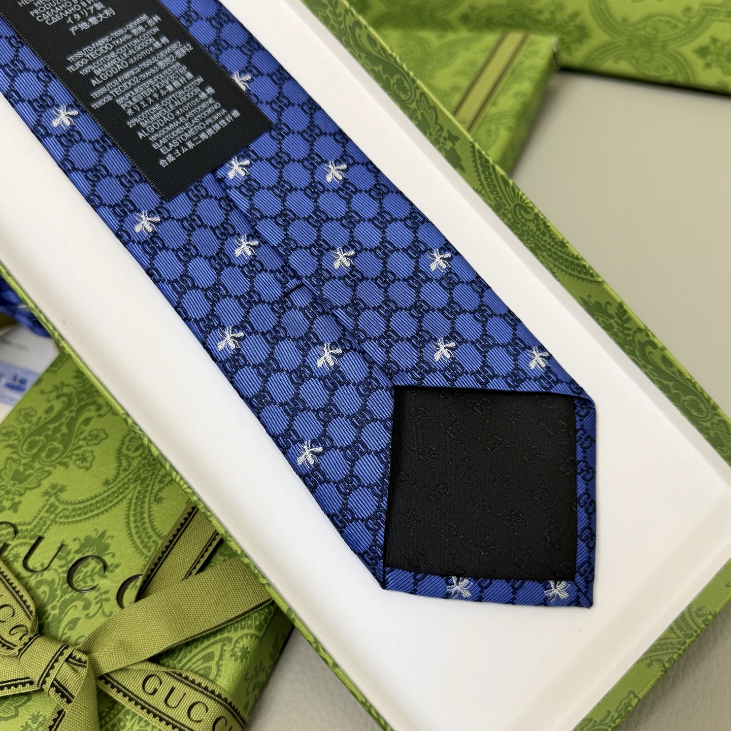 Gucci Bee Tie: Fashionable Men’s Office Focus with High-Quality Silk Fabric - 图片 8