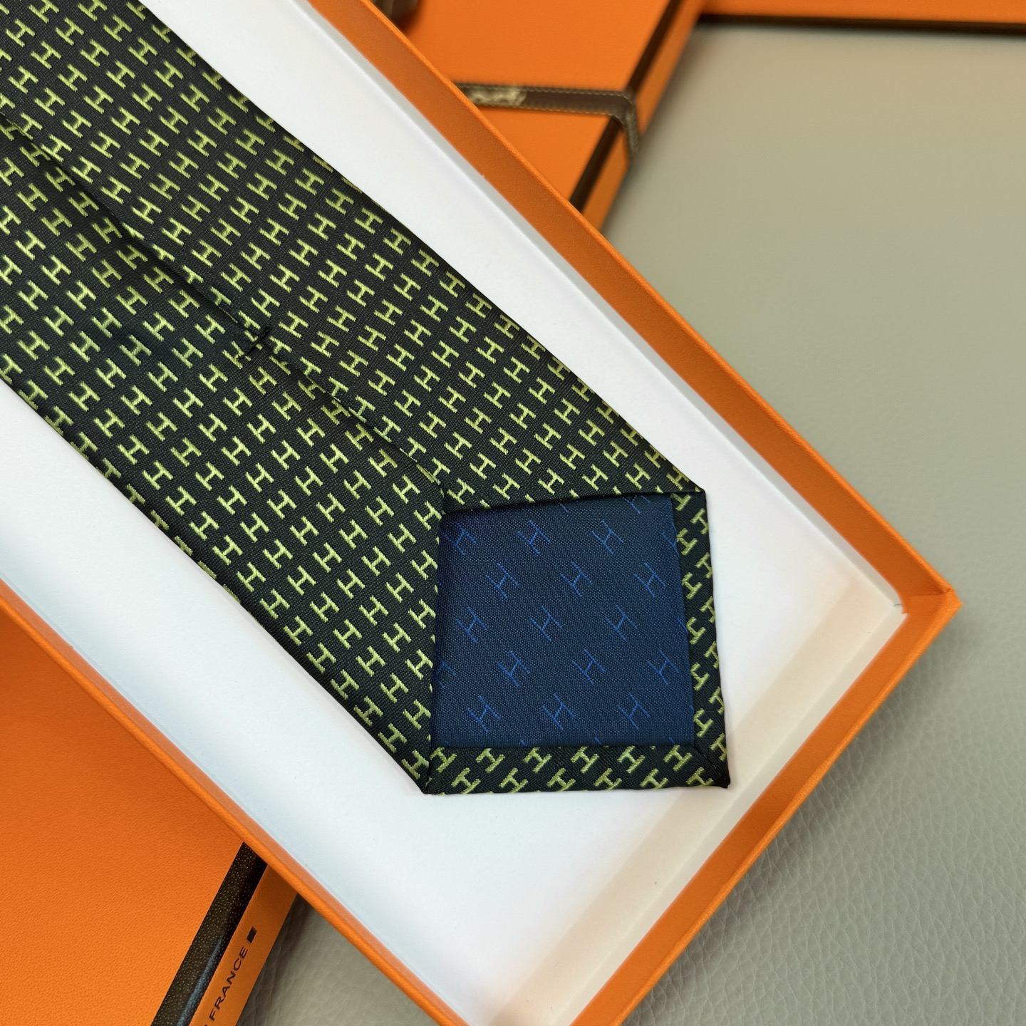 “14444 Pairs of ‘H’ Tie: Rare H Family Collection Showcasing Unique Styles” - 图片 8