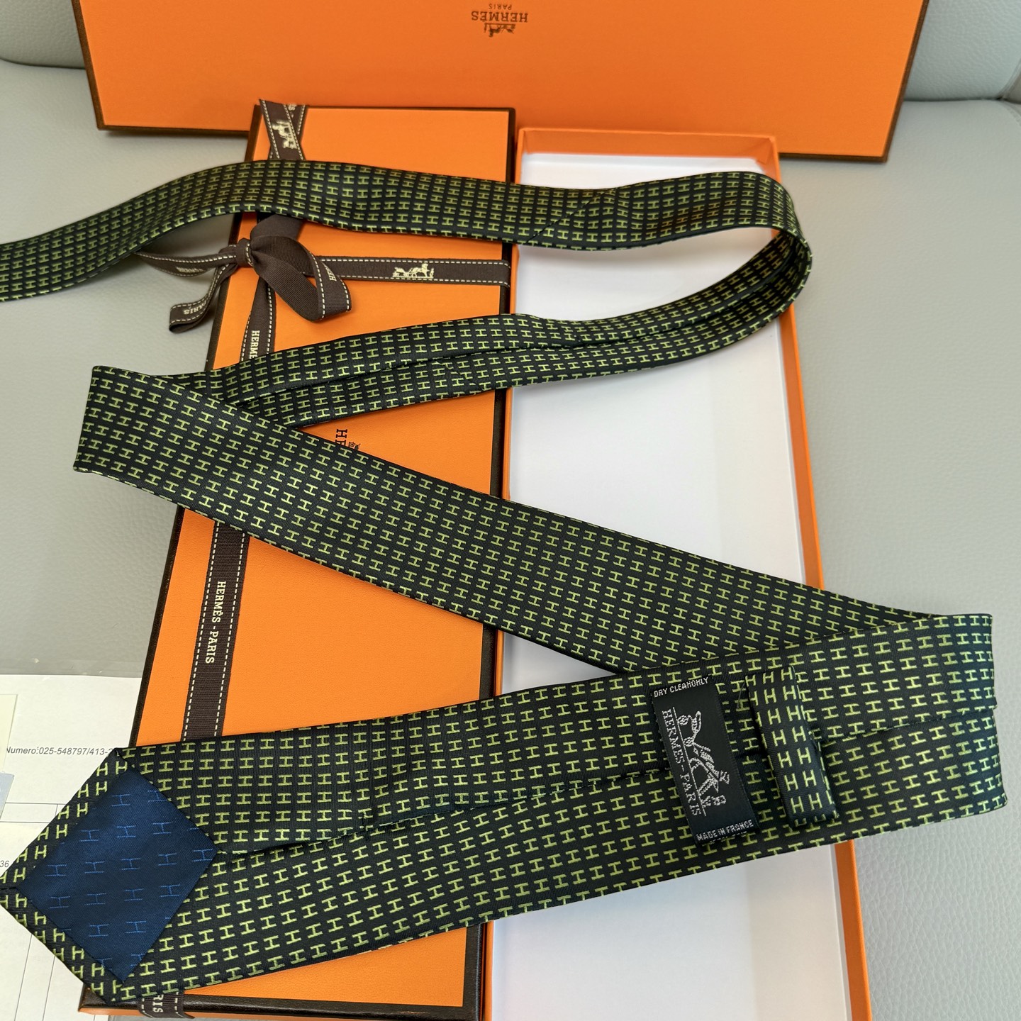 “14444 Pairs of ‘H’ Tie: Rare H Family Collection Showcasing Unique Styles” - 图片 7