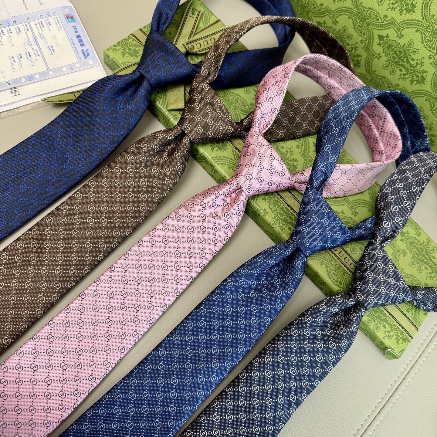 “Exclusive Gucci Men’s Tie Series with Classic Glogo Flower Design” - 图片 9