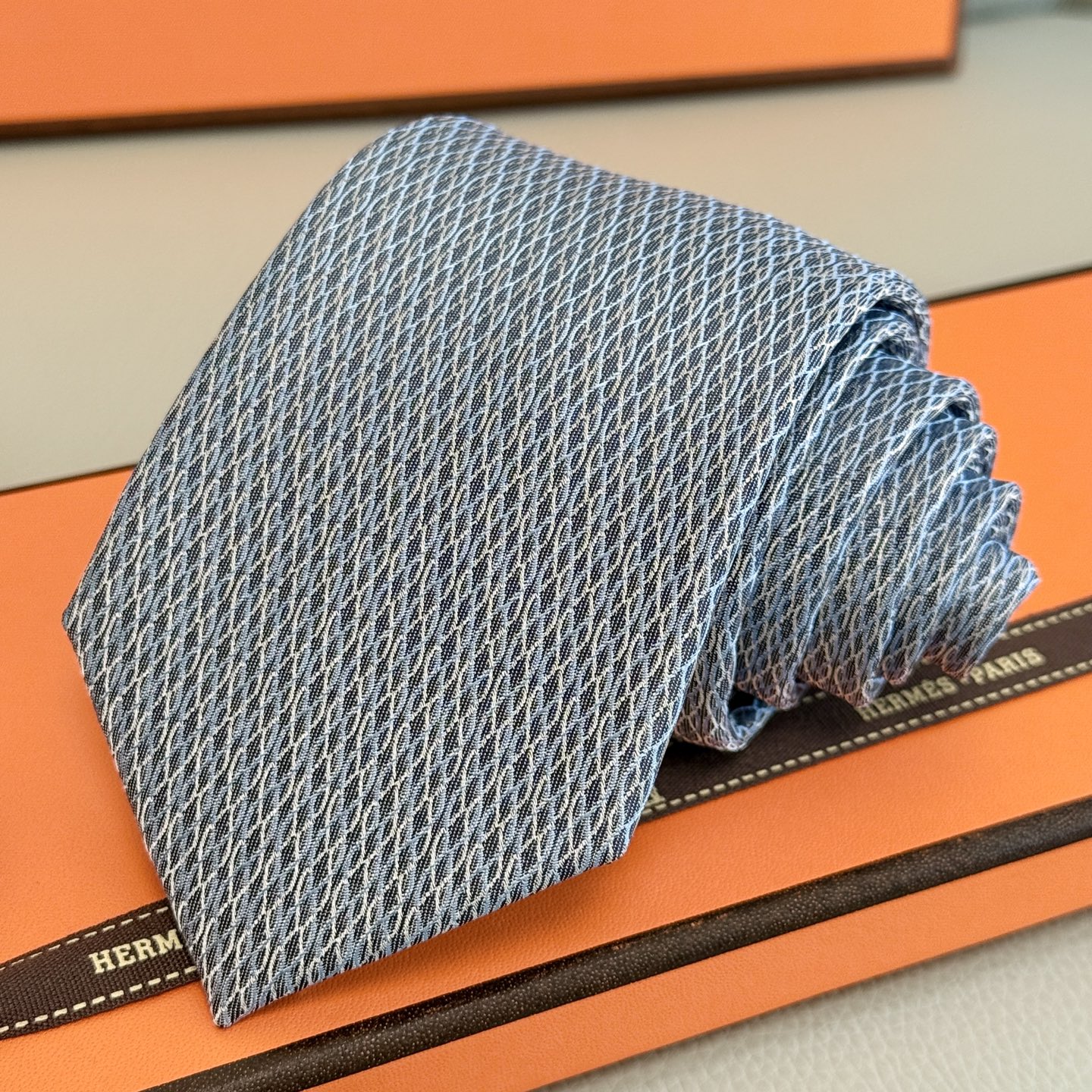 “New Male Bands with Unique Stamped Ties: Richer Style Featuring Animals and Daily Life” - 图片 3