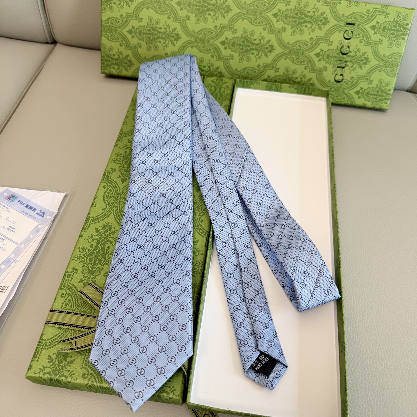 “Vintage Gucci Male Ties: Classic Glogo Flower for Elegant Fashion Statement” - 图片 6