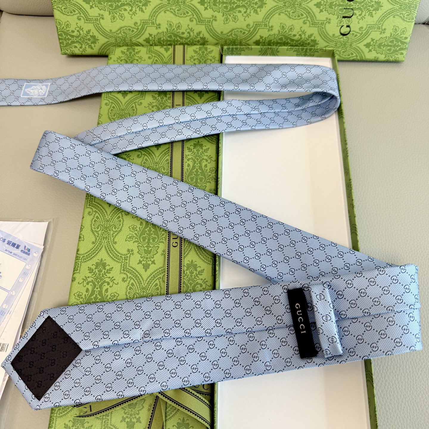 “Vintage Gucci Male Ties: Classic Glogo Flower for Elegant Fashion Statement” - 图片 7