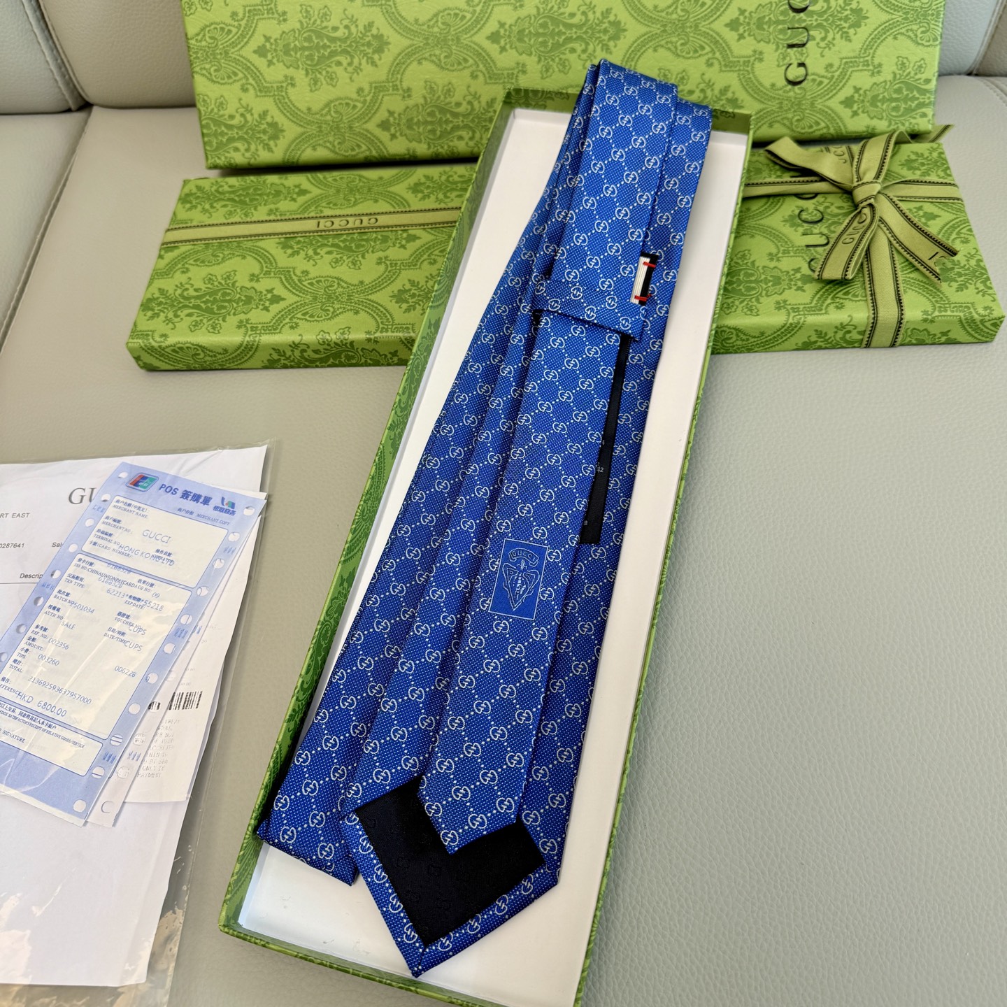“Rare Gucci Male Ties: Elegant Style with Classic Glogo Flower Detail” - 图片 3