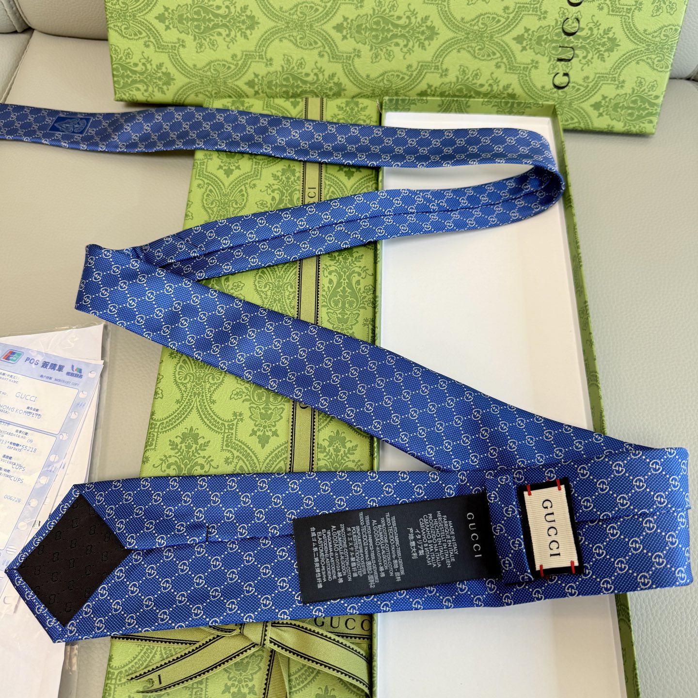 “Rare Gucci Male Ties: Elegant Style with Classic Glogo Flower Detail” - 图片 7