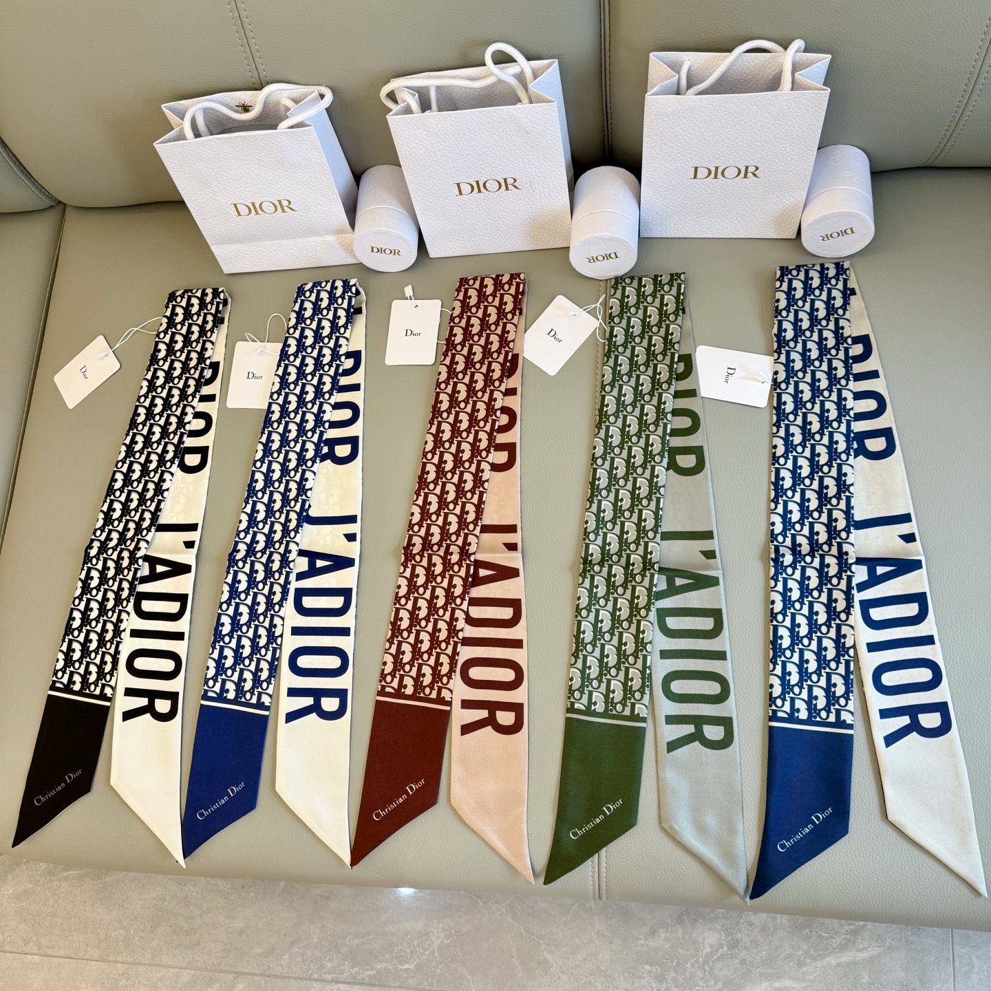 High-Quality 95m² Blue-Grey Cabinet Ribbon with Classic Design and Fine Workmanship - 图片 3