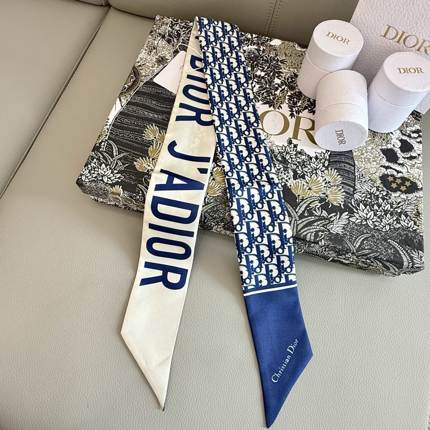 High-Quality 95m² Blue-Grey Cabinet Ribbon with Classic Design and Fine Workmanship - 图片 3