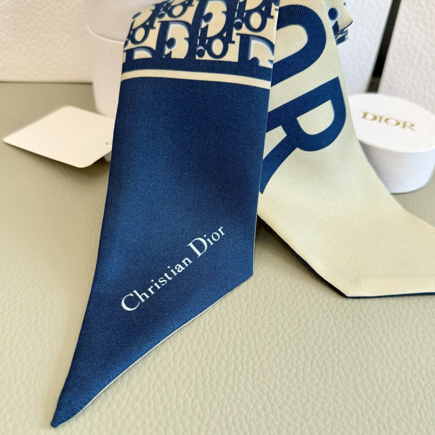 High-Quality 95m² Blue-Grey Cabinet Ribbon with Classic Design and Fine Workmanship - 图片 6