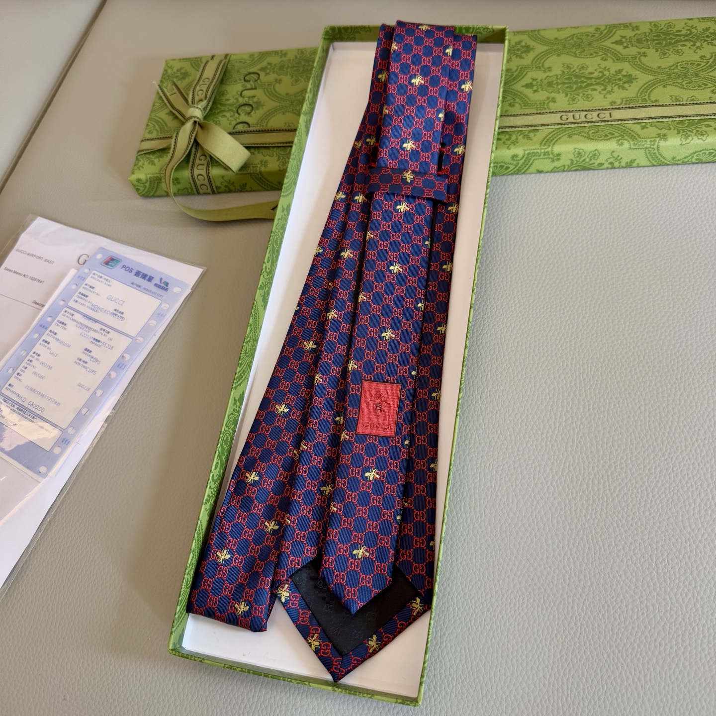 批95💰古奇男士领带【GG和蜜蜂领带】👔👔，稀有采用经典小G LOGO提花展现精湛手工与时尚优雅的理想选择，这款领带将标志性完美的结合，以时尚搭配手法演绎的更显雅致风范。让男士可以充分展示自己个性。100%顶级提花真丝手工定制‼️‼️
