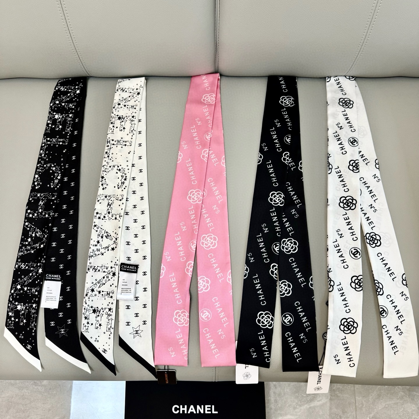 [Chanel Small Ribbons]
