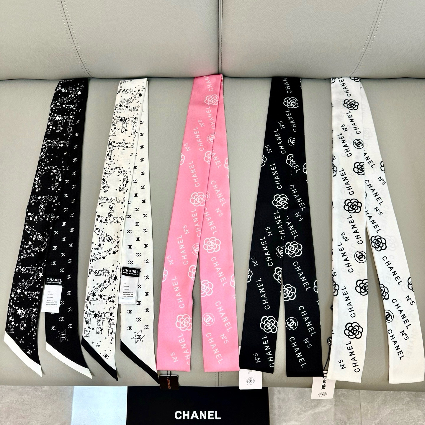 [Chanel Small Ribbons]